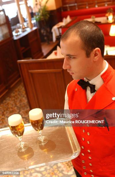 The famous Alsatian brasserie Chez Jenny, with its historical decor and marquetry by Jenny Spindler, at Place de la République. 20040100 Paris: la...