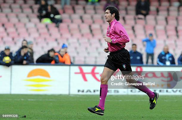 The referee Mauro Bergonzi in action during the Serie A match between Napoli and Chievo at Stadio San Paolo on December 20, 2009 in Naples, Italy.