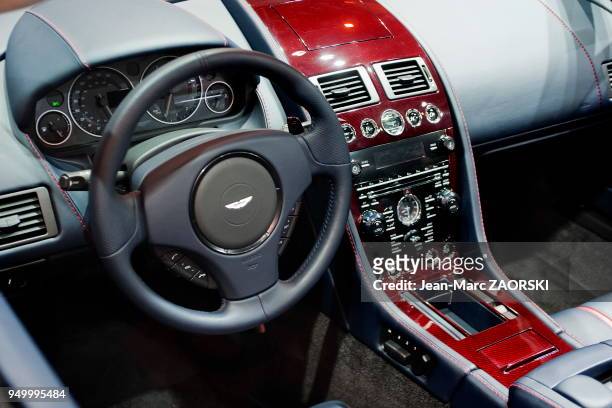 Intérieur de l'Aston Martin Vanquish Carbon Edition sur le stand Aston Martin pendant le Mondial de l'Automobile le 2 octobre 2014, Paris en France.