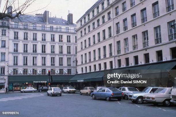 Devanture de l'épicerie fine Fauchon à Paris, circa 1980, France.