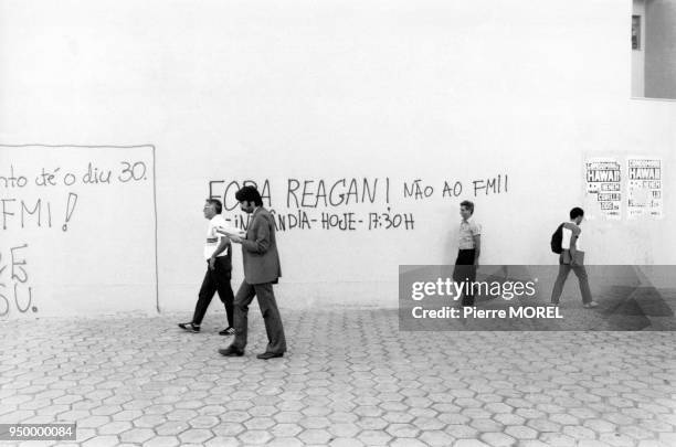 Slogan anti FMI en mars 1983 à Rio de Janeiro, Brésil.