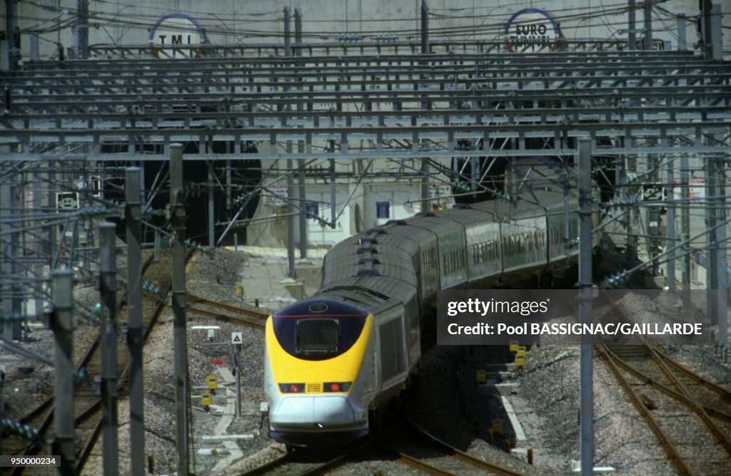 Eurostar Arrive Au Terminal Francais d'Eurotunnel