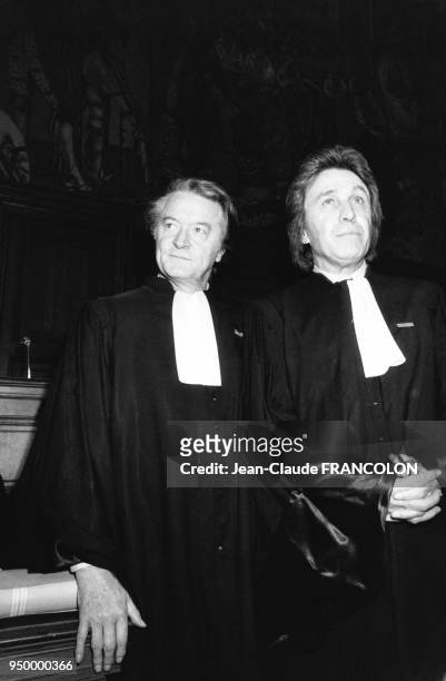 Les avocats français Roland Dumas et Paul Lombard mis en cause dans l'affaire Marcel Francisci le 8 mars 1982 à Paris, France.
