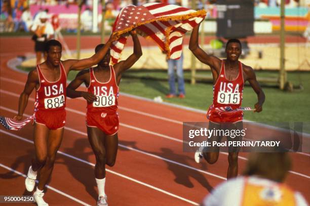 Jeux Olympiques de Los Angeles;ici Carl Lewis remporte la medaille d'Or au 200 m, Argent pour Kirk Baptiste et Bronze pour Thomas Jefferson le 28...