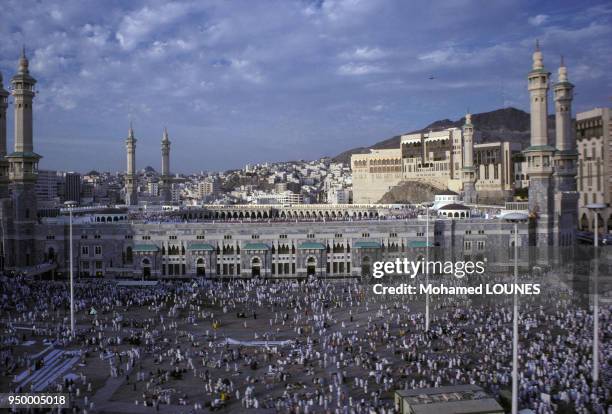 Parvis de la Grande Mosquée lors du pélerinage de la Mecque en juillet 1988, Arabie Saoudite.