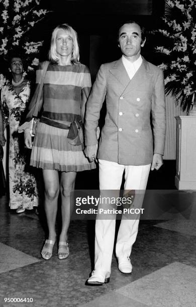 Charles Aznavour et Ulla Thorsell au Gala de la Croix Rouge, France le 10 août 1970.