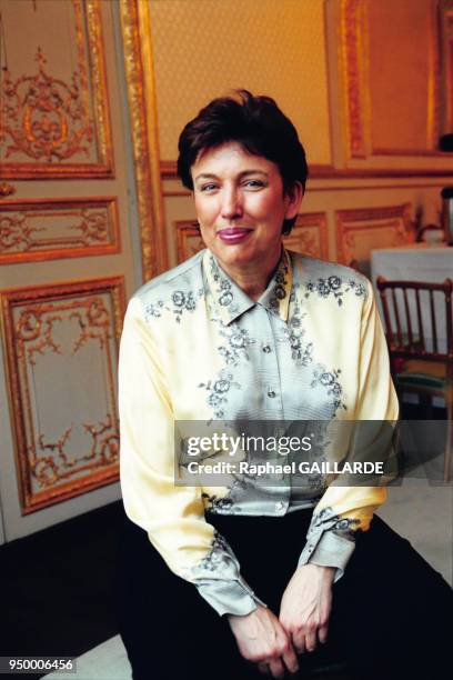 Roselyne Bachelot au Salon du livre politique à l'Assemblée Nationale en mars 2001 à Paris, France.