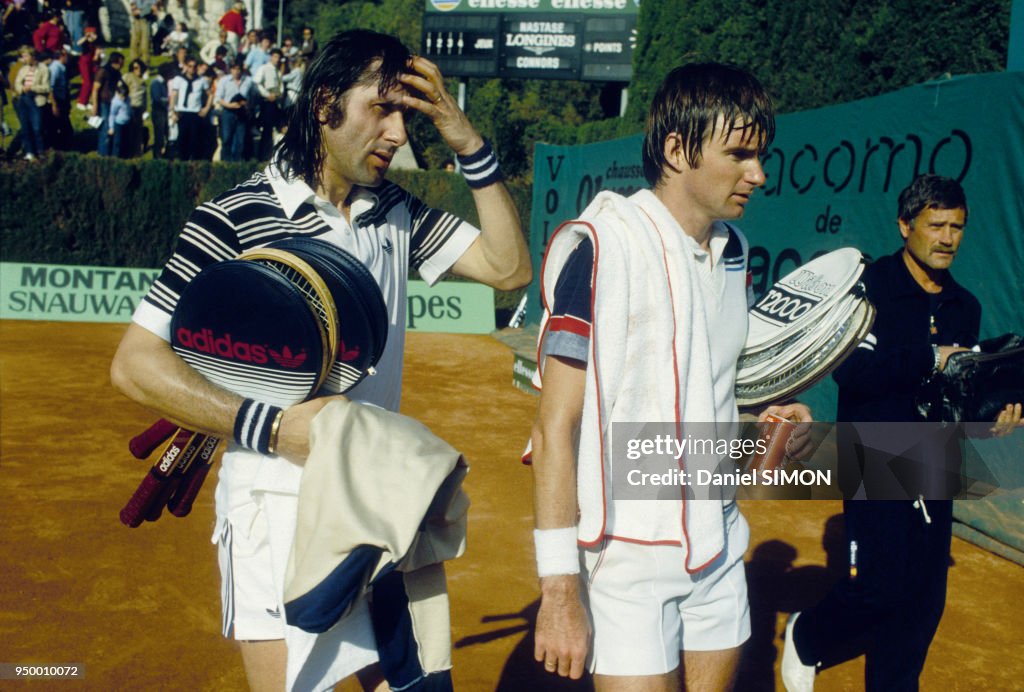 Ilie Nastase et Jimmy Connors lors des Internationaux de France de ...