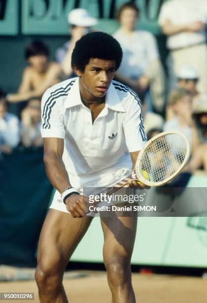 Yannick Noah au tournoi de tennis des Internationaux de France à Roland-Garros en juin 1978 à Paris, France.