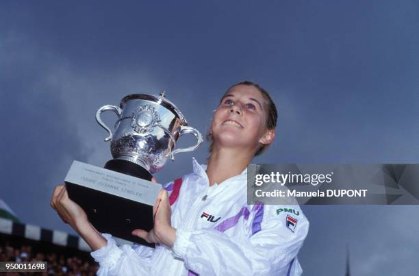Monica Seles vainqueur du tournoi de tennis féminin de Roland Garros le 9 juin 1990 à Paris, France.