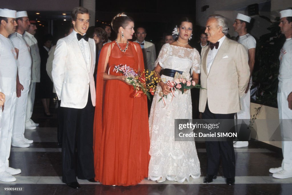 La famille de Monaco au bal de la Croix-Rouge 1976