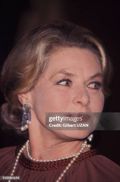 Ingrid Bergman lors d'une soirée en avril 1976 à Paris, France.