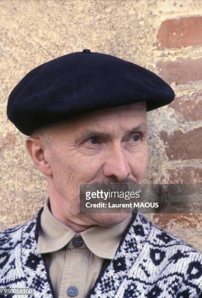 Portrait d'Henri Vincenot, romancier, en juin 1978 à Commarin, Côte d'Or, France.