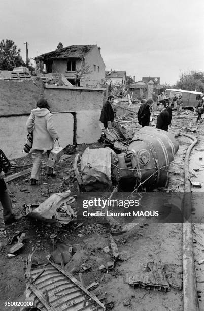 Lors du salon du Bourget, un avion Tupolev 144 a explosé en plein ciel avant de s'écraser dans la ville de Goussainville le 4 juin 1973, France.