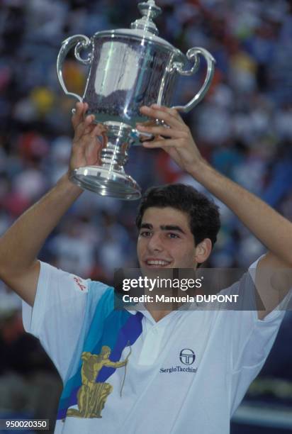 Pete Sampras vaiqueur du tournoi simple messieurs de l'US Open de tennis de Flushing Meadows le 9 septembre 1990 à New York, Etats-Unis.
