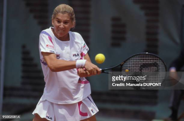 Monica Seles lors du tournoi de tennis de Roland Garros en juin 1990 à Paris, France.