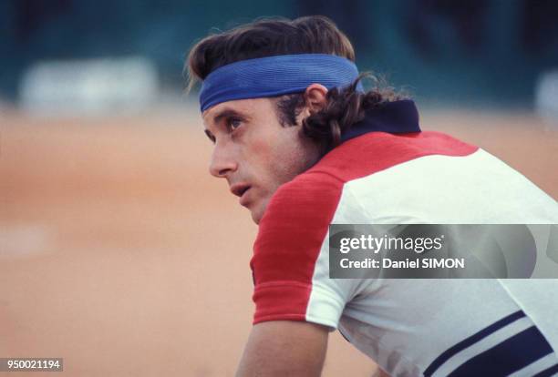 Portrait du joueur de tennis argentin Guilermo Vilas, circa 1970.