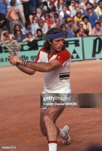 Portrait du joueur de tennis argentin Guilermo Vilas, circa 1970.