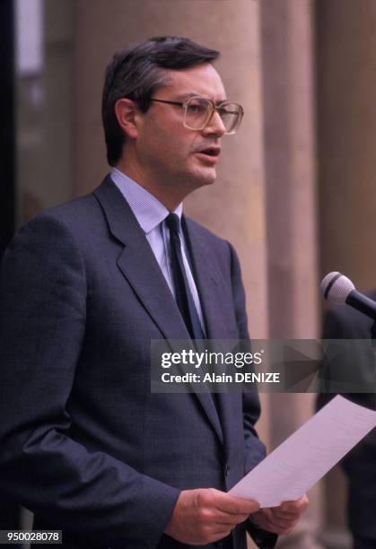 Jean-Louis Bianco annonce le nouveau gouvernement le 12 mai 1988, Paris, France.