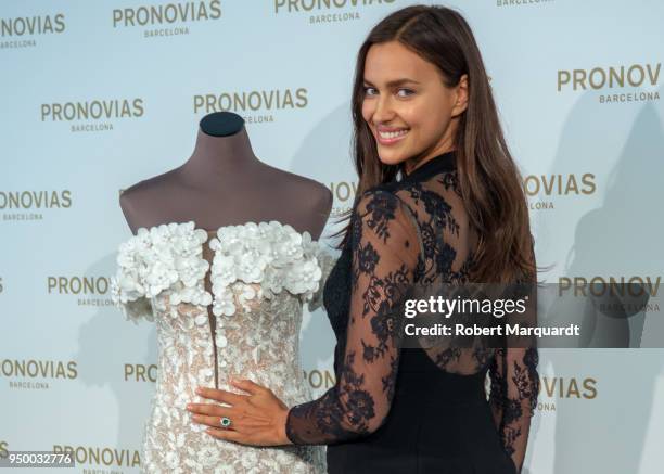 Irina Shayk poses during a photocall for the Pronovias Bridal fitting for Barcelona Bridal Week 2018 on April 22, 2018 in Barcelona, Spain.