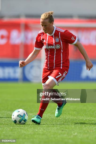 Melanie Behringer of Bayern Muenchen plays the ball during the Allianz Frauen Bundesliga match between FC Bayern Muenchen Women's and USV Jena...