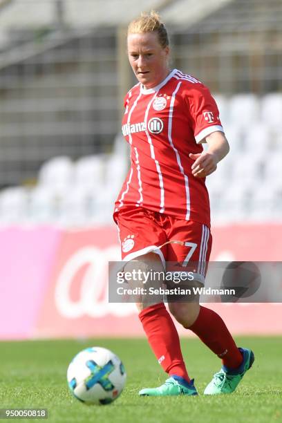 Melanie Behringer of Bayern Muenchen plays the ball during the Allianz Frauen Bundesliga match between FC Bayern Muenchen Women's and USV Jena...