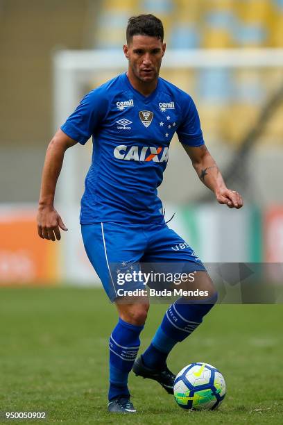 Thiago Neves of Cruzeiro controls the ball during a match between Fluminense and Cruzeiro as part of Brasileirao Series A 2018 at Maracana Stadium on...
