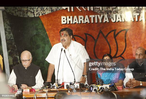 Nitin Gadkari addresses the media in New Delhi on Saturday, December 19, 2009.