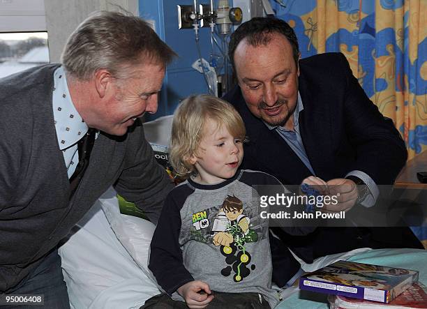 Assistant manager Sammy Lee and Manager of Liverpool Rafael Benitez go to visit Tommy at Alder Hey Children's Hospital on December 22, 2009 in...