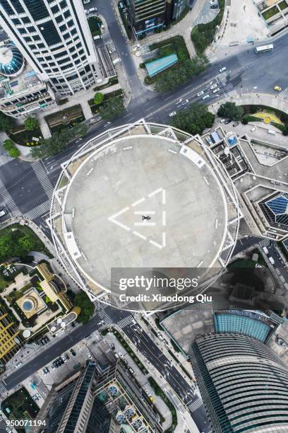 tiny 7 on the helipad - helipad stock pictures, royalty-free photos & images