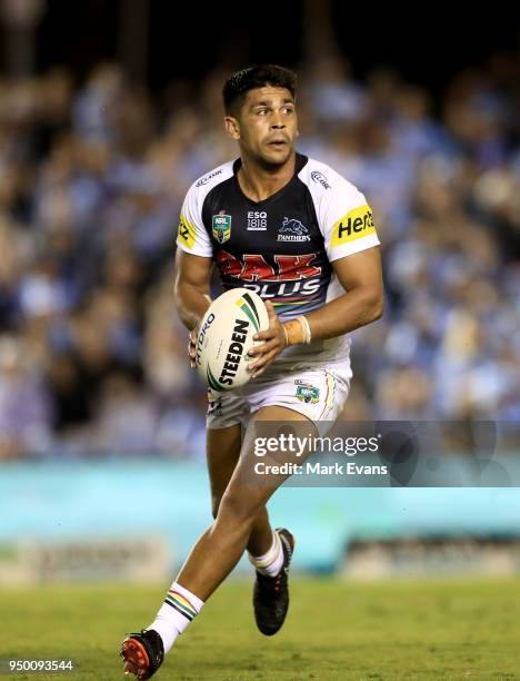 Tyrone Peachey of the Panthers runs the ball during the round seven NRL match between the Cronulla Sharks and the Penrith Panthers at Southern Cross...