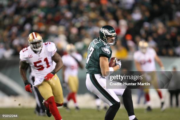 Tight end Brent Celek of the Philadelphia Eagles catches a pass during a game against the San Francisco 49ers on December 20, 2009 at Lincoln...