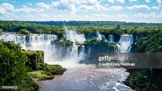 iguassu waterfall brazil argentina - catarata fotografías e imágenes de stock