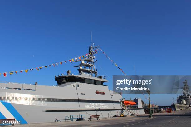 gavdos ギリシャ沿岸警備隊船舶 - gavdos ストックフォトと画像