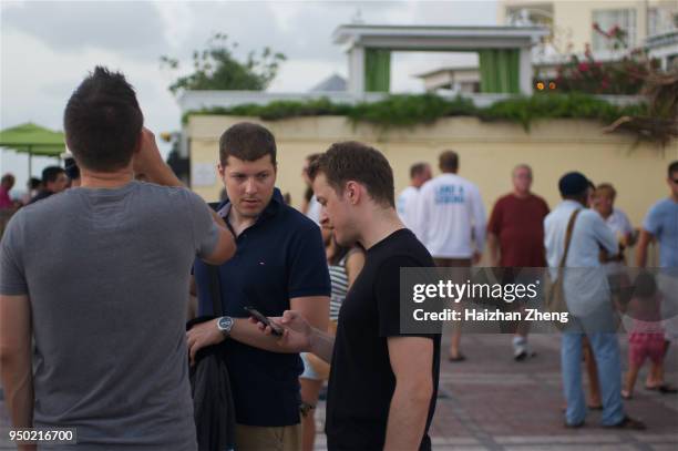 mallory square in key west florida - key west pier stock pictures, royalty-free photos & images
