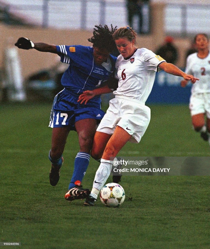 SOC-WCUP-WOMEN-US-FIFA ALL STARS-3