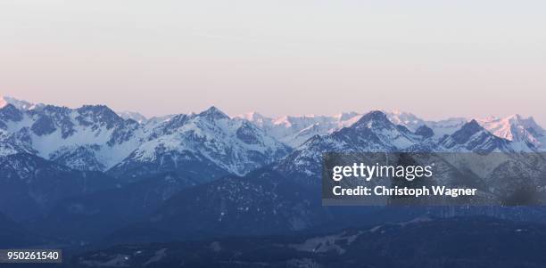 bayerische alpen - beierse alpen stockfoto's en -beelden