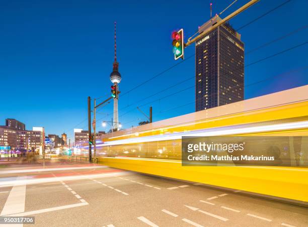 berlin cityscape traffic lights - wahrzeichen stock-fotos und bilder