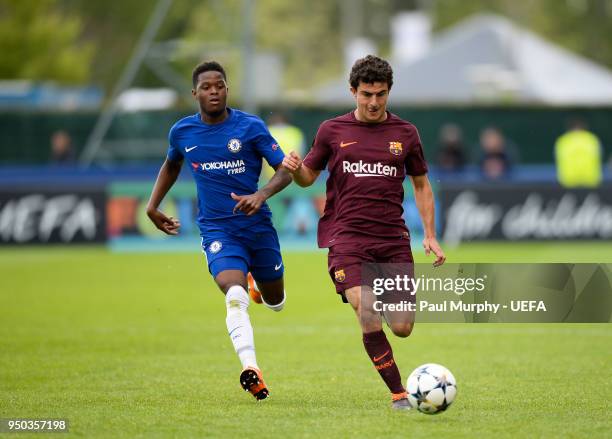 Mateu Morey of FC Barcelona and Daishawn Redan of Chelsea FC during the UEFA Youth League Final between Chelsea FC and FC Barcelona at Colovray...