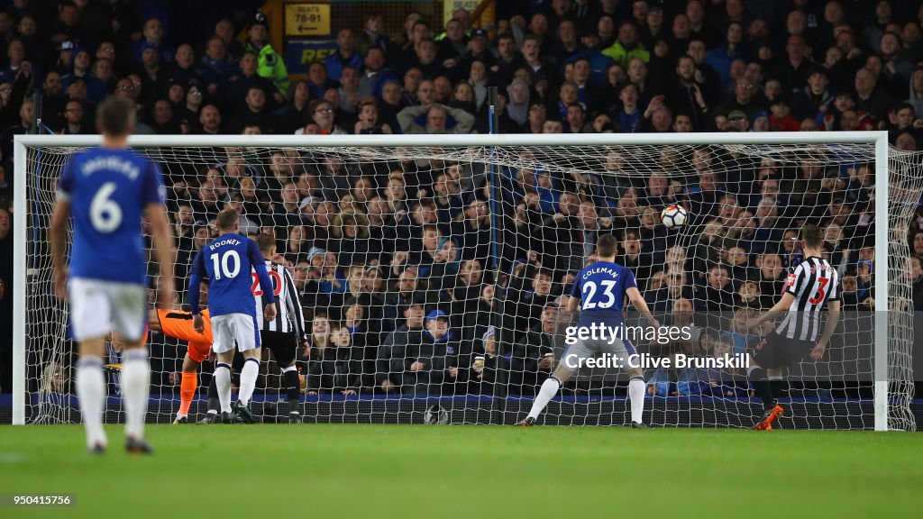 Everton v Newcastle United - Premier League