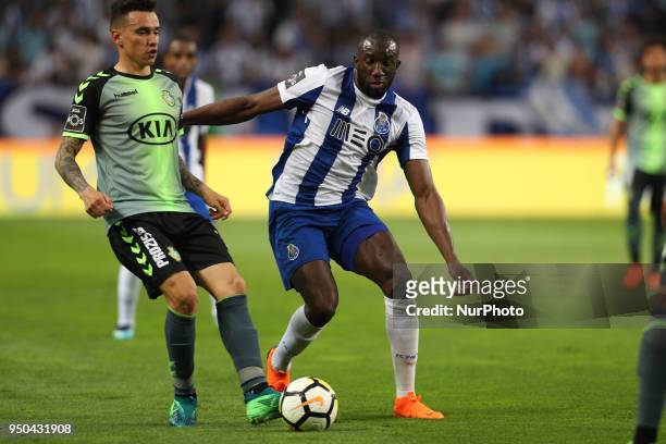 Porto's Malian forward Moussa Marega in action with Vitoria Setubal's Brazilian forward Wallyson Mallmann during the Premier League 2016/17 match...