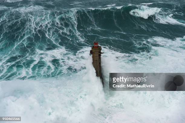 amazing winter storm in ouessant with huge waves - ouessant photos et images de collection