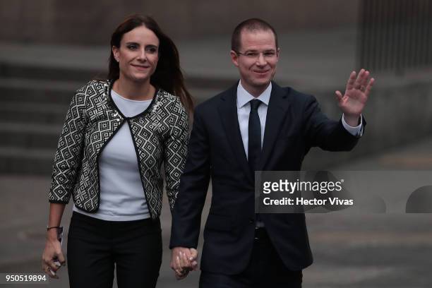 Ricardo Anaya, presidential candidate of the Coalition For Mexico to the Front, arrives with his wife Carolina Martinez to the first Presidential...