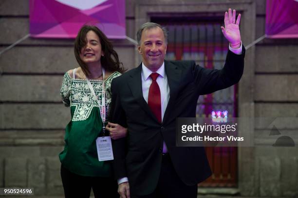 Jose Antonio Meade, presidential candidate of the Coalition All For Mexico poses with his wife Juana Cuevas as they arrive to the first Presidential...