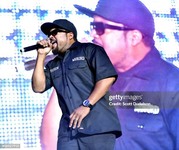 Ym Rapper Nwa Band Photos and Premium High Res Pictures - Getty Images