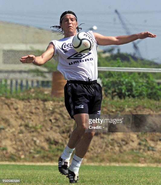 Star of Mexico's Cruz Azul, Pablo Galdames, practices with the Chilean soccer team at the Naval Base of Barranquilla, Colombia, 12 July 2001. Chile...