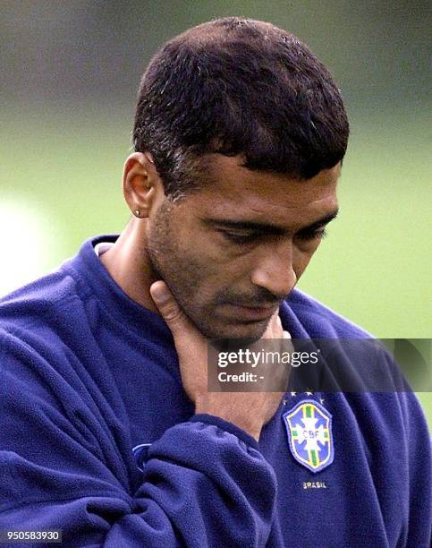 Romario, player of the Brazilian soccer team, leaves the field after the training session in Teresopolis, Brazil, 21 June 2001. El jugador de la...