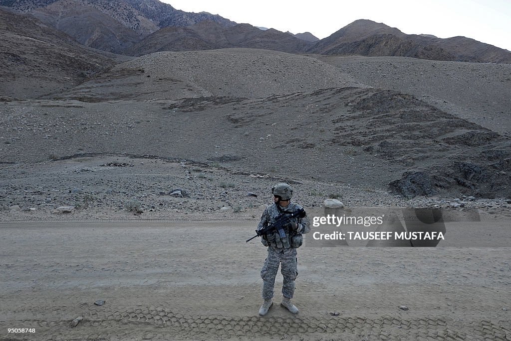 A US soldier from 2-77 (FA) Field Artill