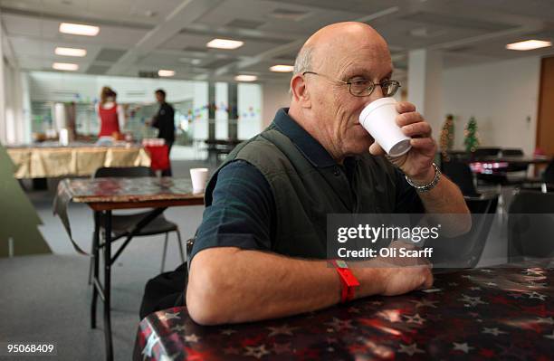 Michael Ryll Homeless Tea Photos and Premium High Res Pictures - Getty Images