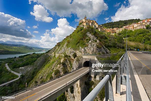 autostrada a colle di mezzo - viaduct foto e immagini stock